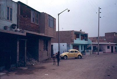 Precarias condiciones de infraestructura en  Distrito San Martin de Porres, Lima
1983




Palabras clave: BARRIO LIMA