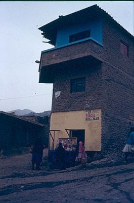 Vivienda de tres plantas Distrito San Martin de Porres, Lima
CIPUR, 1983




Palabras clave: BARRIO LIMA