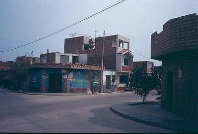 Calles en el Barrio San Martin en la ciudad de Lima, Peru
CIPUR, 1983




Palabras clave: BARRIO SAN MARTIN LIMA