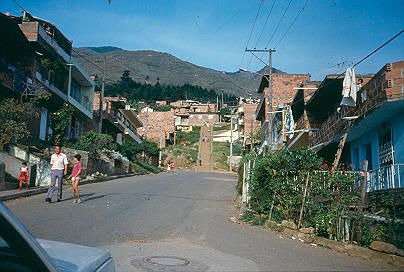 Calle Barrio Comuna Nororiental
Cehap 1982




Palabras clave: BARRIO COMUNA NORORIENTAL