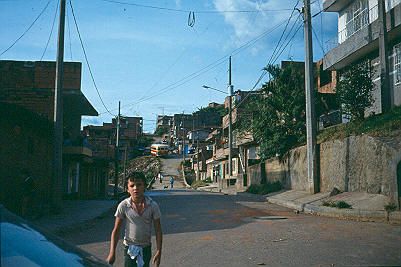 Calle Barrio Comuna Nororiental
Cehap 1982




Palabras clave: BARRIO COMUNA NORORIENTAL