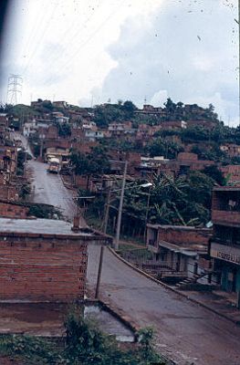 Vias en Barrio de la Comuna Nororiental
Cehap 1982




Palabras clave: BARRIO COMUNA NORORIENTAL VIAS
