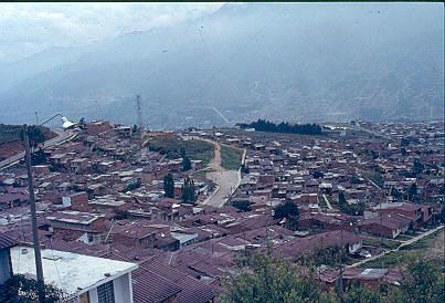 Panoramica Barrio Comuna Nororiental
Cehap 1982




Palabras clave: BARRIO COMUNA NORORIENTAL