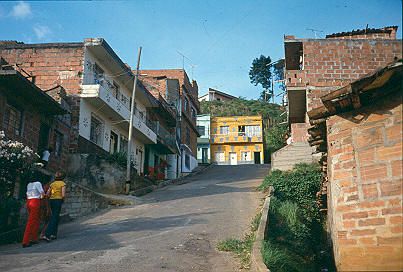 Calle Barrio Comuna Nororiental
Cehap 1982




Palabras clave: BARRIO COMUNA NORORIENTAL CALLES