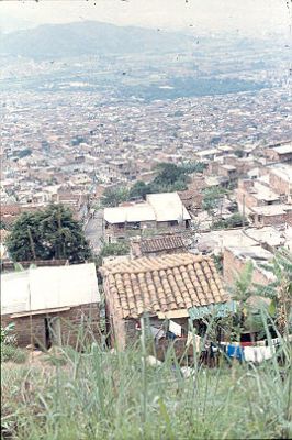 Barrio de Comuna Nororiental de Medellin
Cehap 1982




Palabras clave: COMUNA NORORIENTAL