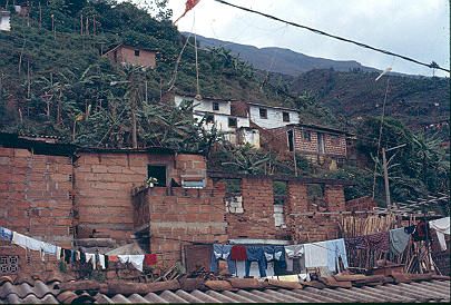 Terraza - tendedero de ropa Barrio Comuna Nororiental
Cehap 1982




Palabras clave: BARRIO COMUNA NORORIENTAL ZONAS DE RIESGO