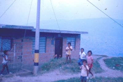 Vivienda en zona alta del barrio Aures
CEHAP 1983


Palabras clave: AURES MEDELLIN