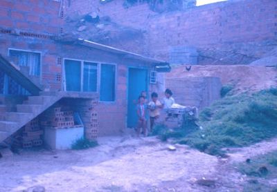 Niños en la puerta de la casa, barrio Aures
CEHAP 1983


Palabras clave: AURES MEDELLIN
