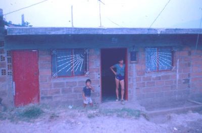 Vivienda zona alta, barrio Aures
CEHAP 1983


Palabras clave: AURES MEDELLIN