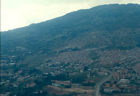 Vista amplia del barrio El Diamante
CEHAP 1983




Palabras clave: BARRIO EL DIAMANTE