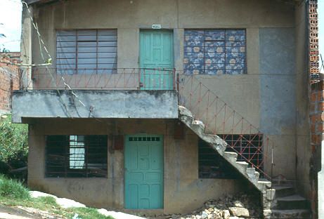 Fachada de vivienda de dos platas en el barrio el Diamante
CEHAP 1983

 


Palabras clave: BARRIO EL DIAMANTE FACHADAS