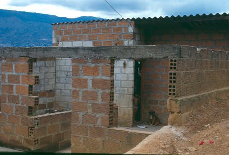 Vivienda en contruccionn en el barrio El Diamante, Medellin
CEHAP 1983

 


Palabras clave: BARRIO EL DIAMANTE AUTOCONSTRUCCION