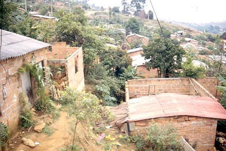 Vivienda en contruccion barrio la Libertad
Cehap 1983




Palabras clave: BARRIO LA LIBERTAD
