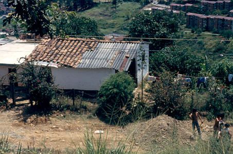 Vivenda en zona alta Barrio la Libertad
Cehap 1983




Palabras clave: BARRIO LA LIBERTAD