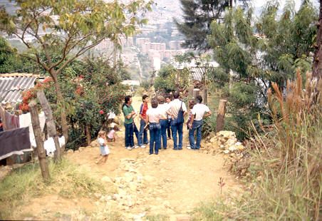 Personas caminando por el sector Barrio la Libertad
Cehap 1983




Palabras clave: BARRIO LA LIBERTAD