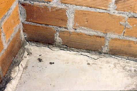 Agrietamiento por los medianeros de la vivienda, urbanizacion El Recreo
CEHAP
1986
Palabras clave: EVALUACION DE VIVIENDAS