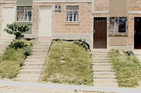 Hundimiento de los antejardines y aceras en urbanizacion El Recreo
CEHAP
1986
Palabras clave: EVALUACION DE VIVIENDAS COPACABANA VIS