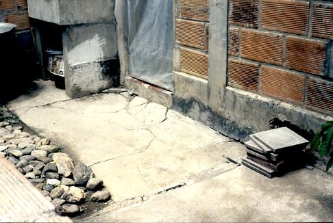 Agrietamiento de los pisos, urbanizacion El Recreo, Copacabana
CEHAP
1986
Palabras clave: EVALUACION DE VIVIENDAS