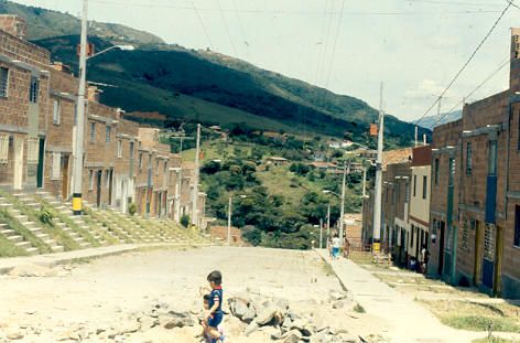 Deterioro de la malla vial, urbanizacion El Recreo
CEHAP
1986
Palabras clave: URBANIZACIONES
