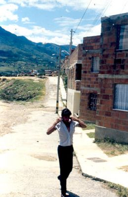 Estado de las vias en la urbanizacion El Recreo
CEHAP
1986
Palabras clave: URBANIZACIONES