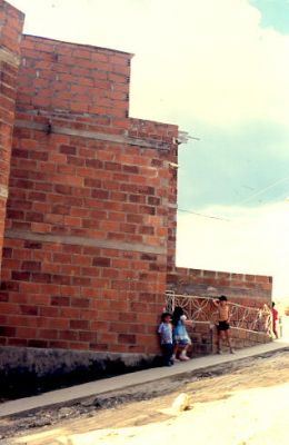 Fachada lateral de la vivienda, urbanizacion El Recreo
CEHAP
1986
Palabras clave: URBANIZACIONES