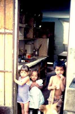Niños de la urbanizacion El Recreo
CEHAP
1986
Palabras clave: URBANIZACIONES