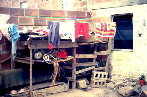 Patio y tendedero de ropa, urbanizacion El Recreo
CEHAP
1986
Palabras clave: EVALUACION DE VIVIENDAS