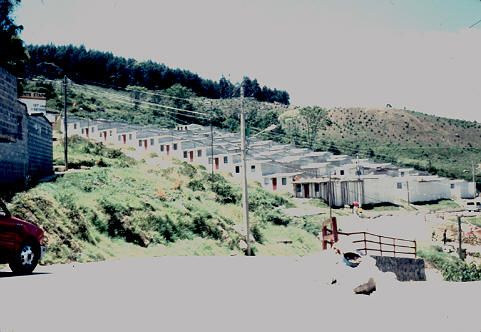 Panoramica de urbanizacion ubicada en el sur de Medellin
Maria Clara Echeverria
1987
Palabras clave: URBANIZACIONES