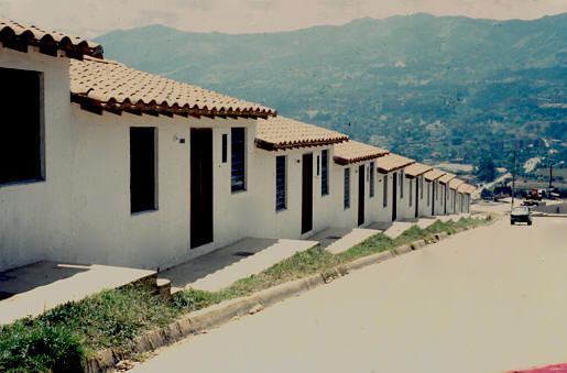Proyecto de vivienda de un nivel
Maria Clara Echeverria
1987
Palabras clave: Urbanizaciones Vivienda Itagui