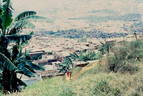 Panoramica zona sur de la ciudad de Medellin
Maria Clara Echeverria
1987
Palabras clave: VIVIENDA