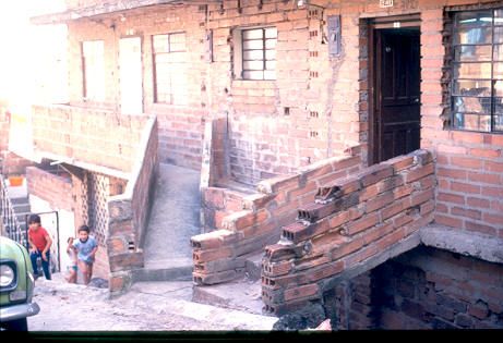 Vivienda en obra negra Medellin
Cehap 1992
Palabras clave: ESPACIO EXTERIOR EN MEDELLIN