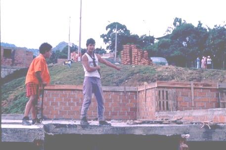 Vivienda sin terminar de Construir en Medellin
Cehap 1992
Palabras clave: ESPACIO PUBLICO MEDELLIN