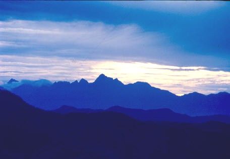 Vista de un atardecer en la montaNa del valle de Aburra Medellin
Cehap 1992
Palabras clave: PANORAMICAS MEDELLIN