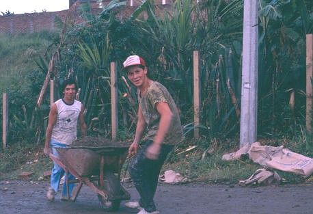 Hombres trabajando Medellin 
Cehap 1992




Palabras clave: AUTOCONSTRUCCION MEDELLIN