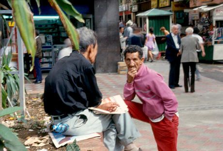 Espacio peatonal Centro de Medellin 
Cehap 1992




Palabras clave: ESPACIO PUBLICO DE MEDELLIN