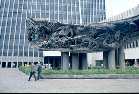 Monumento a la Raza ubicado en las afueras del Centro Administrativo La Alpujarra de Medellin
Cehap 1992




Palabras clave: MEDELLIN ARTE URBANO