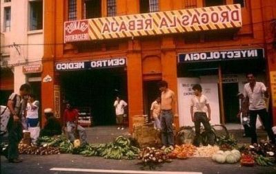 Ventas ambulantes en el Centro de la ciudad
Cehap 1992


Palabras clave: Economia informal Centro de Medellin