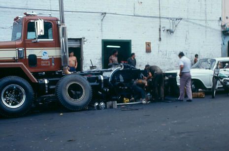 Reparacion mecanica de Tractomula en espacio publico Medellin
CEHAP 1992




Palabras clave: ESPACIO PUBLICO MEDELLIN