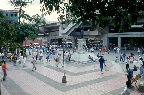 Estacion del Metro en el Parque de Berrio del Centro de Medellin, 1992
Cehap 1992




Palabras clave: ESPACIO PUBLICO MEDELLIN