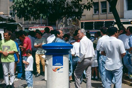 Gente en el centro de medellin
Cehap 1992




Palabras clave: ESPACIO PUBLICO