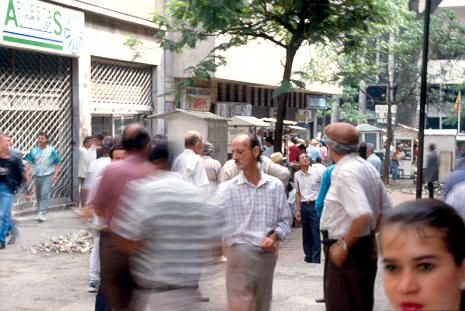 Gente en el centro Centro de Medellin
Cehap 1992




Palabras clave: ESPACIO PUBLICO