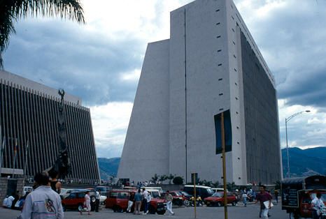 Edificios del Centro Administrativo La Alpujarra
Cehap 1992




Palabras clave: EDIFICIOS MEDELLIN
