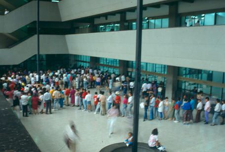 Filas para tramites
Cehap 1992




Palabras clave: GESTION