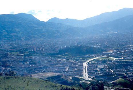 Panoramica Medellin
Cehap 1992
Palabras clave: Panoramica Medellin