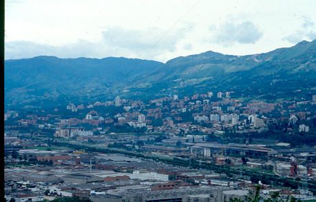 Panoramica del sector industrial de Medellin
CEHAP 1992
Palabras clave: MEDELLIN INDUSTRIAS