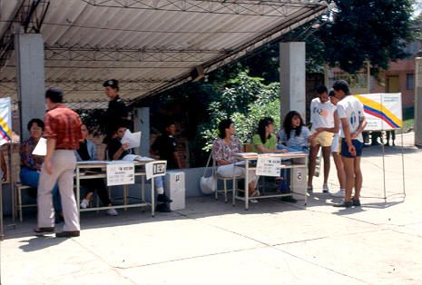 Mesas de votacion de medellin
Cehap 1992




Palabras clave: ELECCIONES