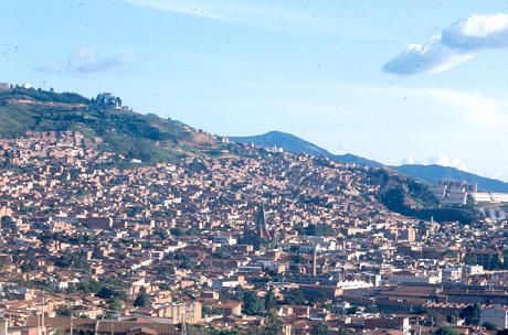 Panoramica comuna Nororiental Medellin, 1992
Cehap 1992
Palabras clave: ZONA NORORIENTAL MEDELLIN