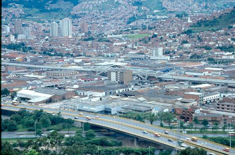 Panoramica Metros y calles de Medellin
Cehap 1992
Palabras clave: PANORAMICA MEDELLIN