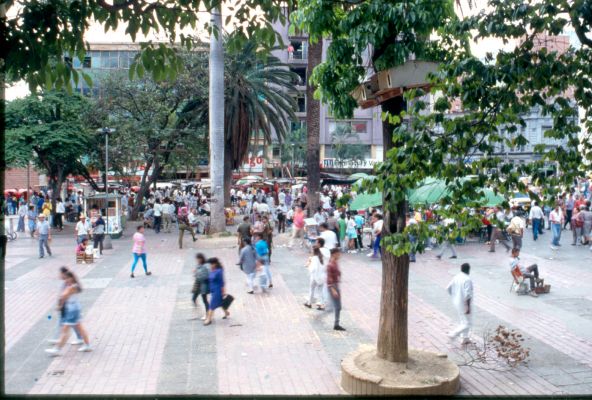 Parque berrio Centro de Medellin
Cehap 1992




Palabras clave: ESPACIO PUBLICO CENTRO DE MEDELLIN