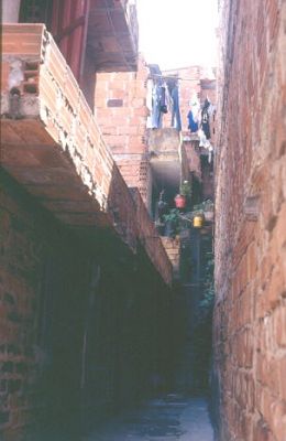 Vivienda en callejones Belen Rincon 
Cehap 2001
Palabras clave: BELEN RINCON VIVIENDA